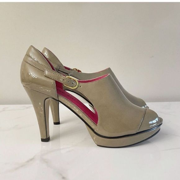 Steve Madden Madden Girl Patent Leather Mary Janes - Picture 6 of 7